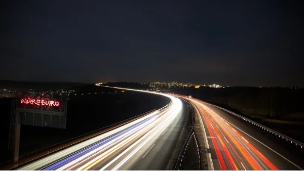 為什么高速高速上沒有路燈？