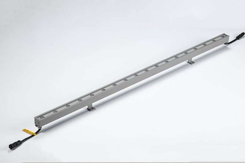 DMX512外控洗墻燈的設計