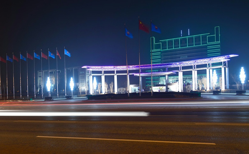 大港油田商業廣場亮化