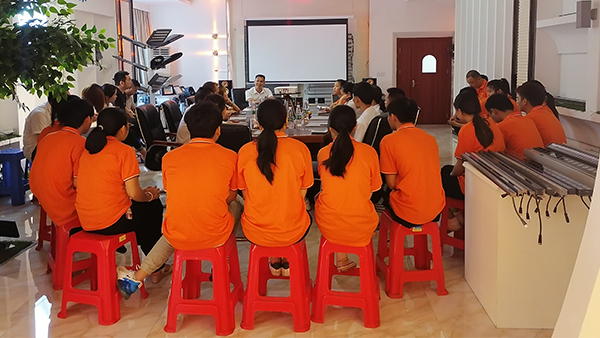 亮麗龍公司會議